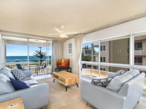 Kooringal unit 20 - Right on the beachfront in a central location Coolangatta